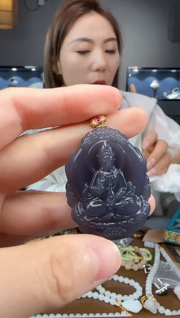 和田玉18K金镶嵌吊坠(不含链)1