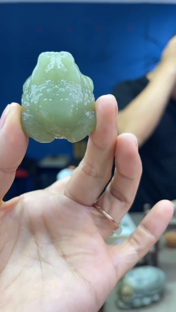 和田玉未镶嵌颈饰1