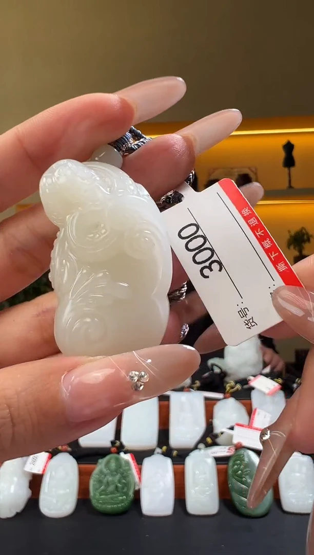 颈饰未镶嵌和田玉1