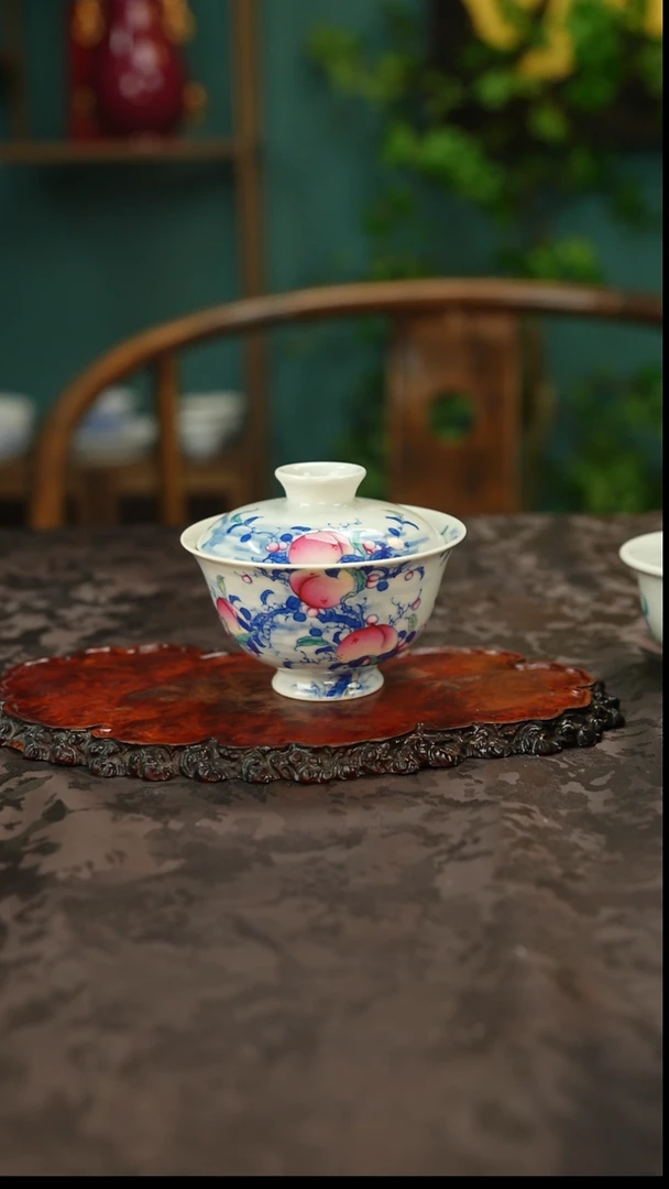 倪建华斗彩桃子二才盖碗