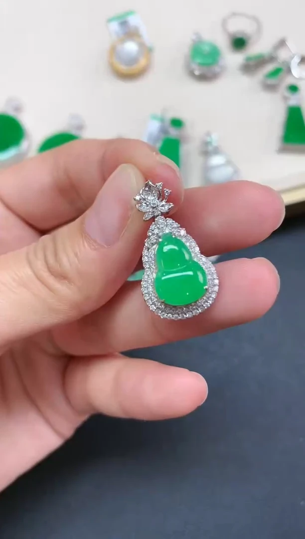 【闪购商品】翡翠吊坠(不含链)18K金镶嵌Z496|7980