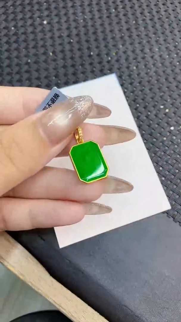颈饰未镶嵌翡翠1