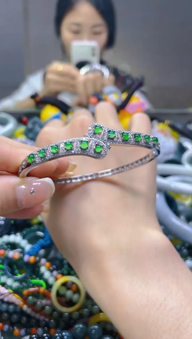 翡翠未镶嵌颈饰/W/翡翠A货一图一物