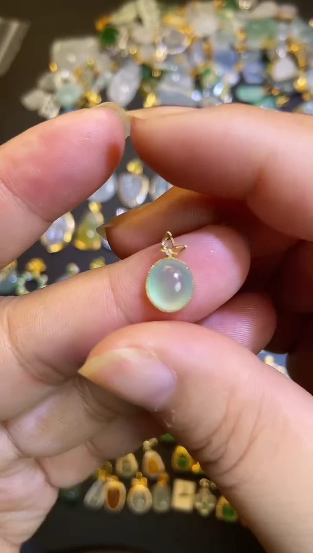 翡翠18K金镶嵌吊坠(不含链)1