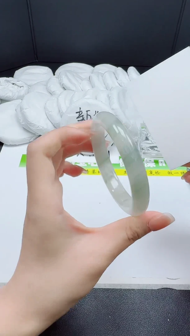 石英质玉手镯未镶嵌035-5859