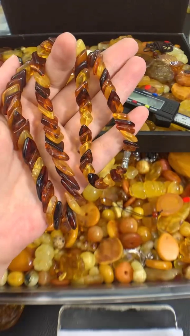 蜜蜡未镶嵌珠宝奇石1