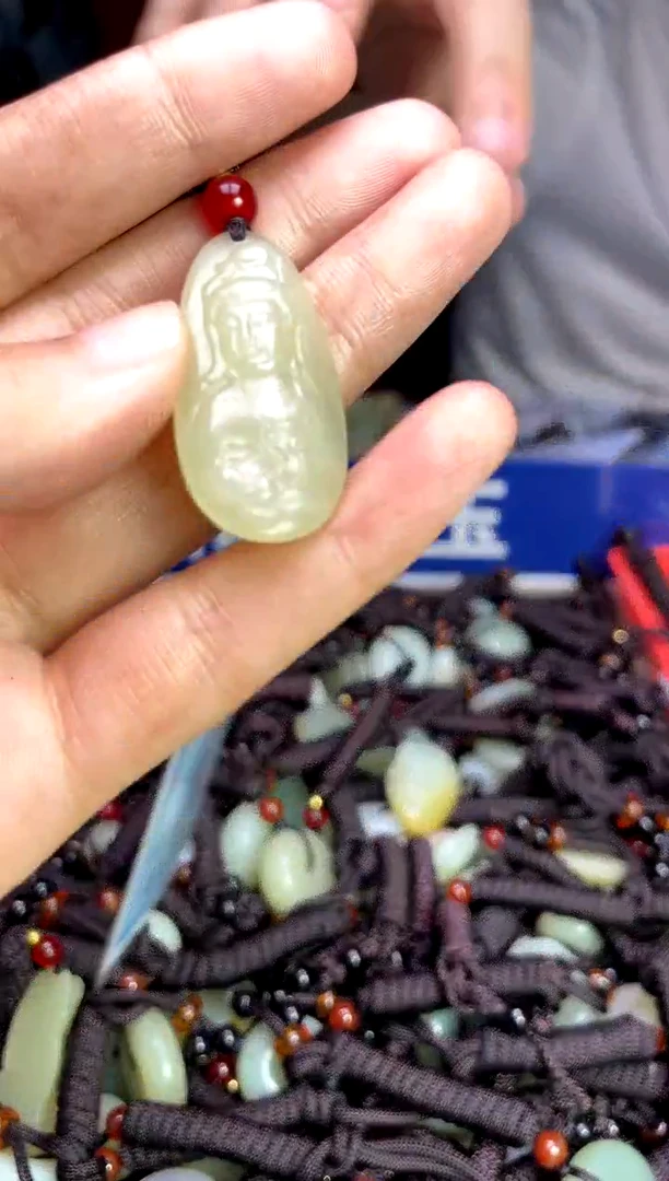 未镶嵌和田玉挂件1