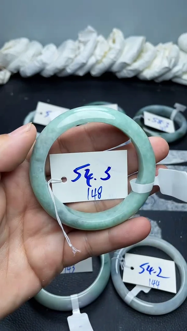 未镶嵌手镯翡翠148