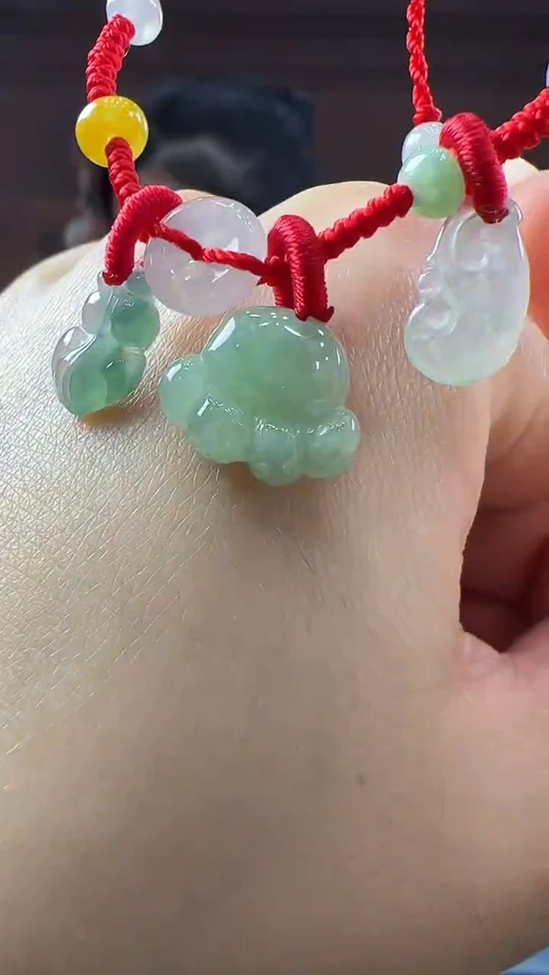 未镶嵌挂件翡翠手链