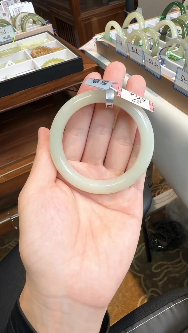 未镶嵌手镯和田玉53