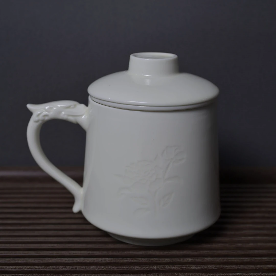 定瓷牡丹带漏微瑕办公杯