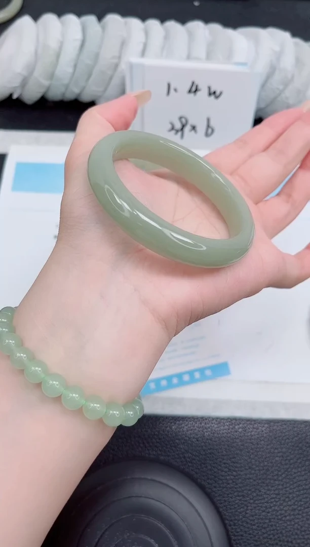 未镶嵌手镯石英质玉174-60