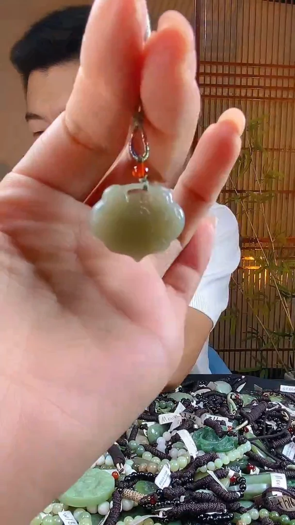 和田玉未镶嵌颈饰多样性发货，拍一发一