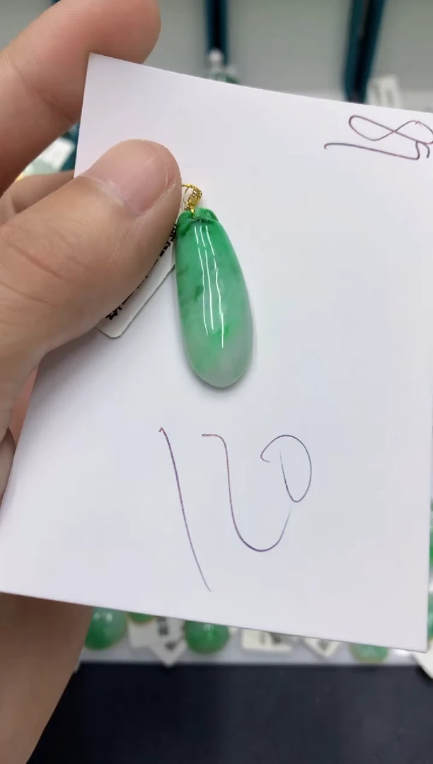 【闪购商品】翡翠颈饰18K金镶嵌翡翠