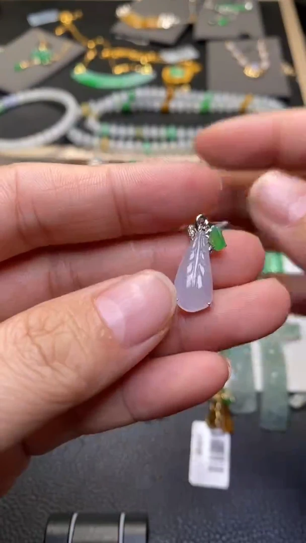 颈饰18K金镶嵌翡翠净货33443