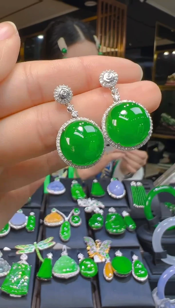 18K金镶嵌翡翠耳饰090