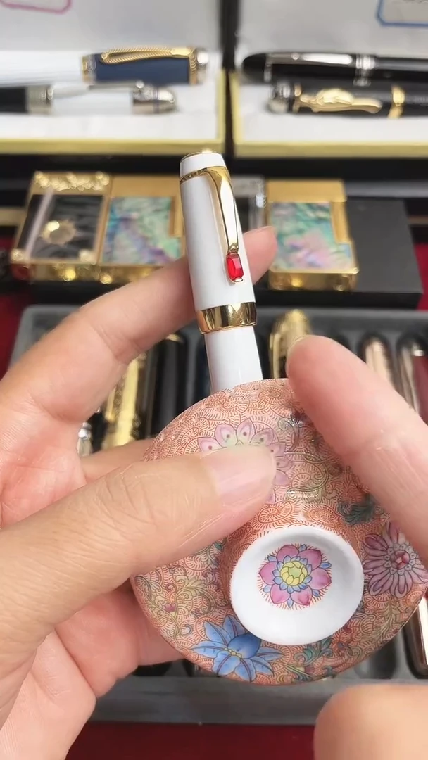 瓷片吴*者HJJRTUTU9889