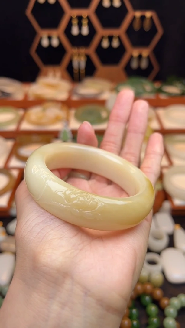 未镶嵌手镯和田玉57