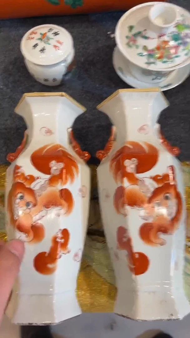 摆件瓷摆件瓷摆件狮子六方瓶