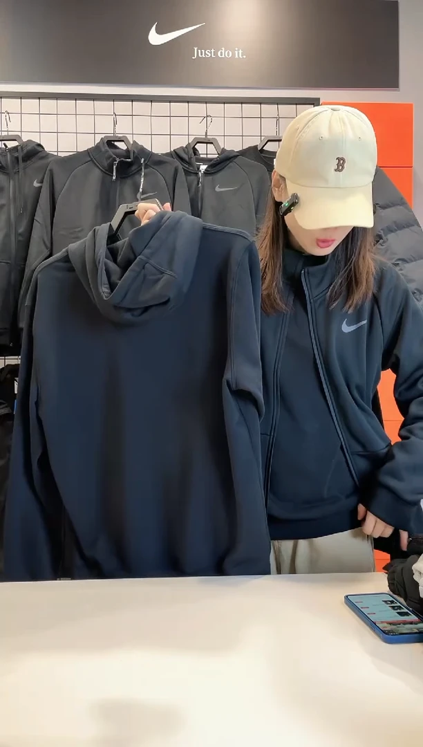 3867黑色连帽卫衣XXL码170斤-190斤不退换