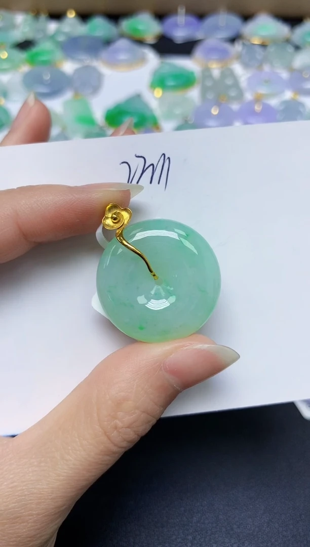 翡翠18K金镶嵌颈饰天然缅甸翡翠A货