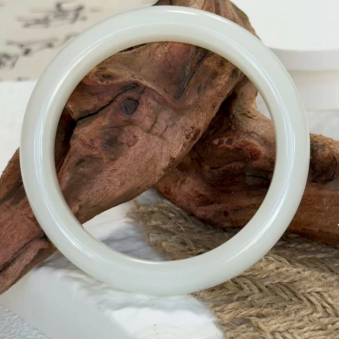 和田玉(羊脂白）手镯多样性发其一