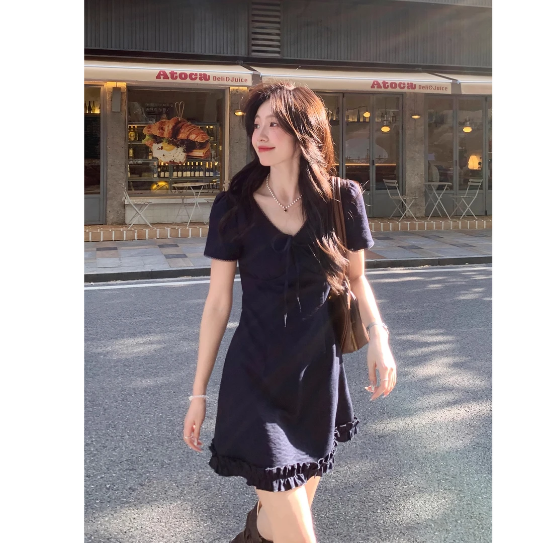 【伦敦夏令时】设计感韩系V领显瘦连衣裙女夏气质收腰花边裙子