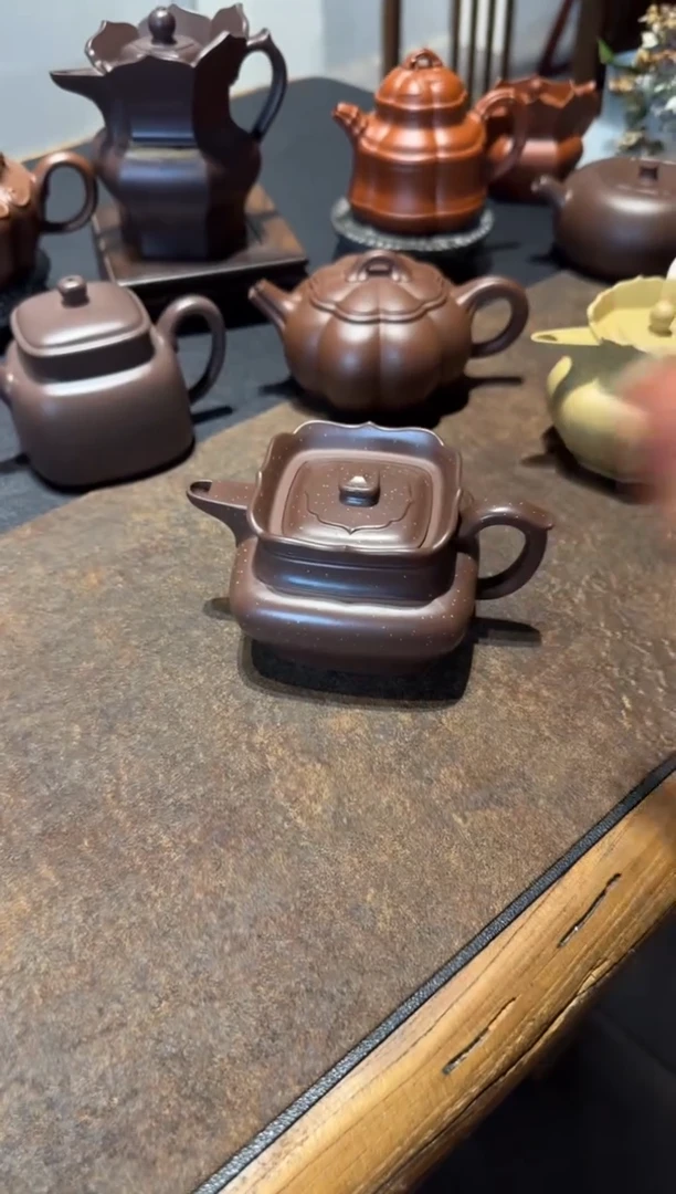 茶壶紫砂逸**远四方僧帽 铺砂