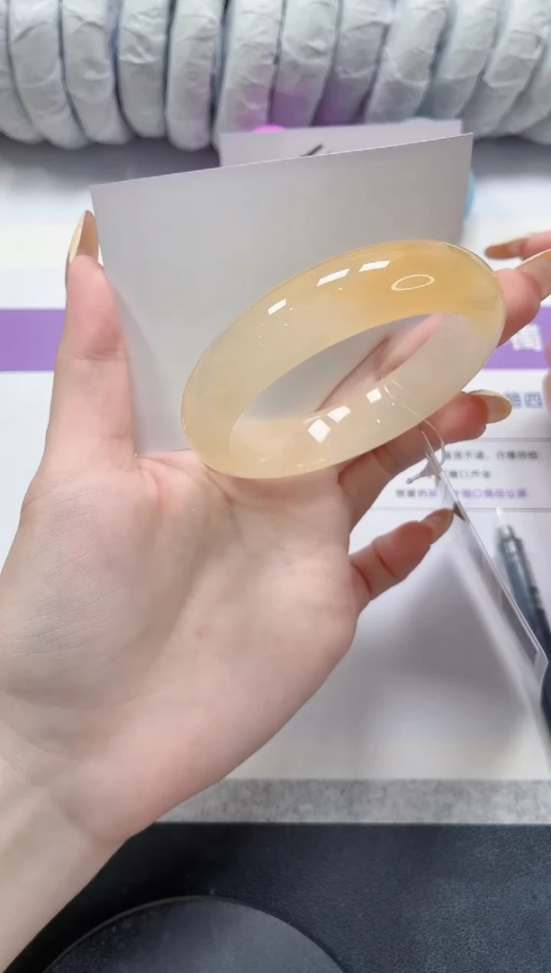 石英质玉手镯未镶嵌156-55.4黄龙