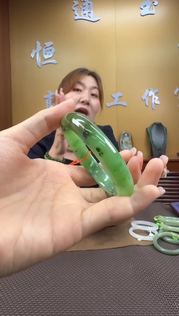 颈饰未镶嵌和田玉手镯55