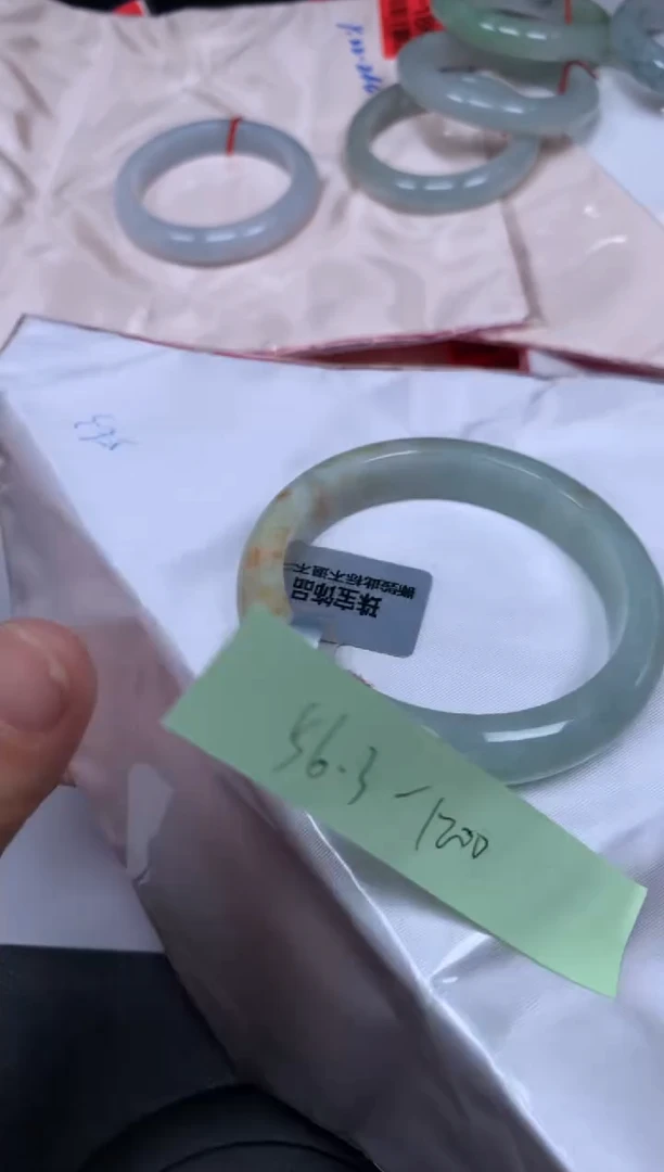 未镶嵌手镯翡翠888