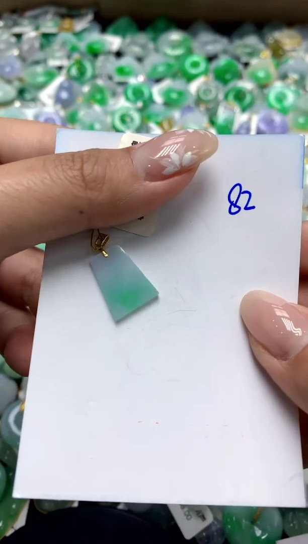 【闪购商品】翡翠颈饰18K金镶嵌1111111111111111111