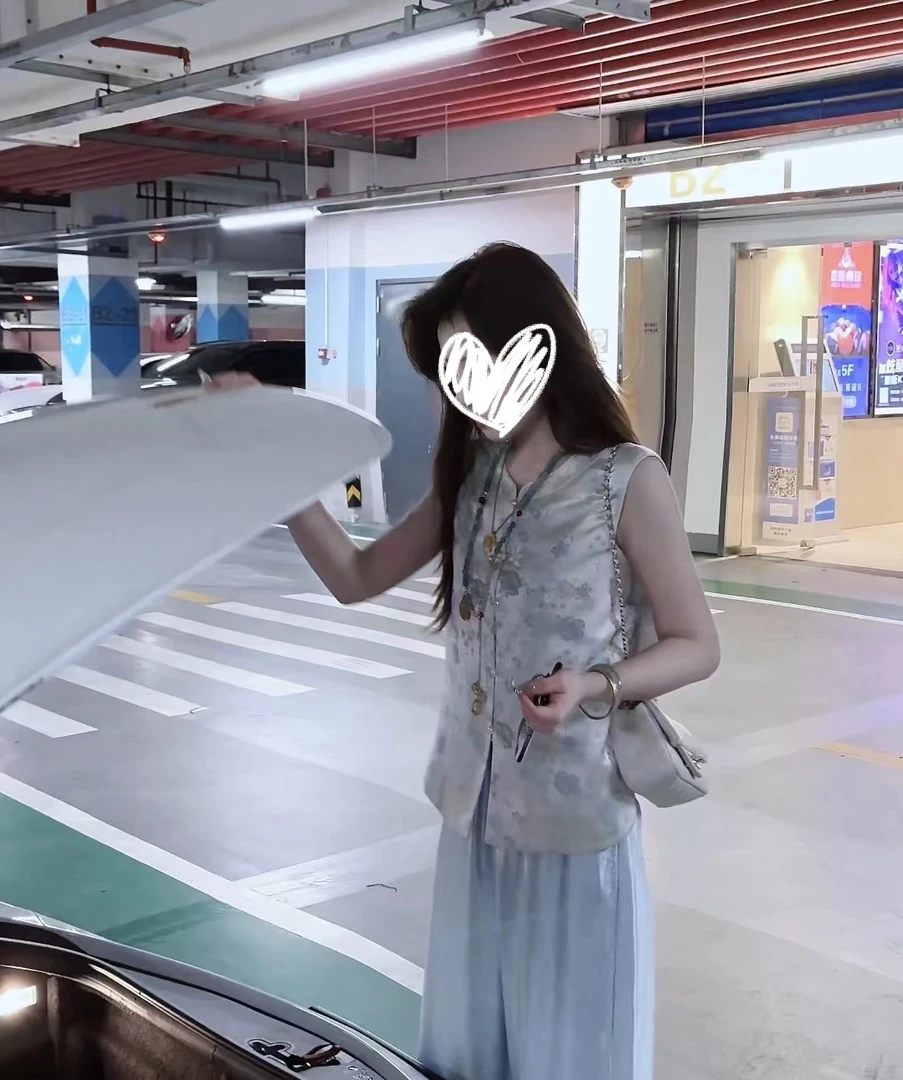《兰雪集》淡雅富贵花 人丝刺绣小衫+蓝色百搭显瘦裤子女氛围感穿搭