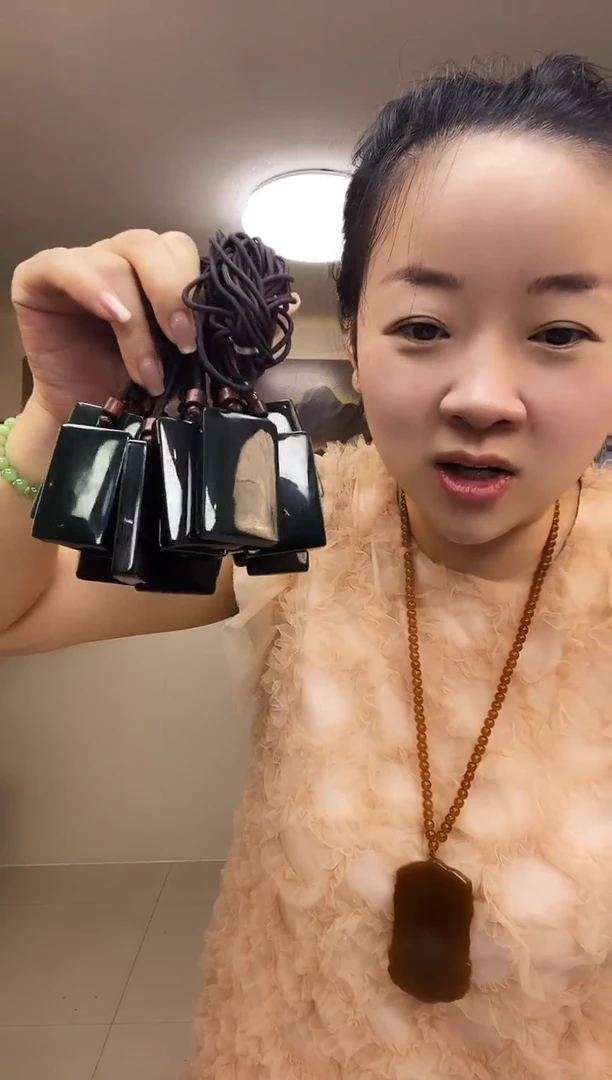 嗒青无事牌多样性随机发一