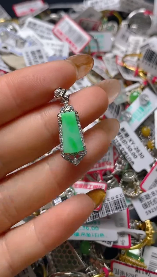 银S925镶嵌戒指翡翠百内无证书