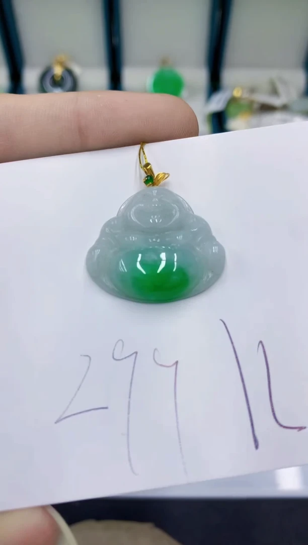 颈饰18K金镶嵌翡翠翡翠