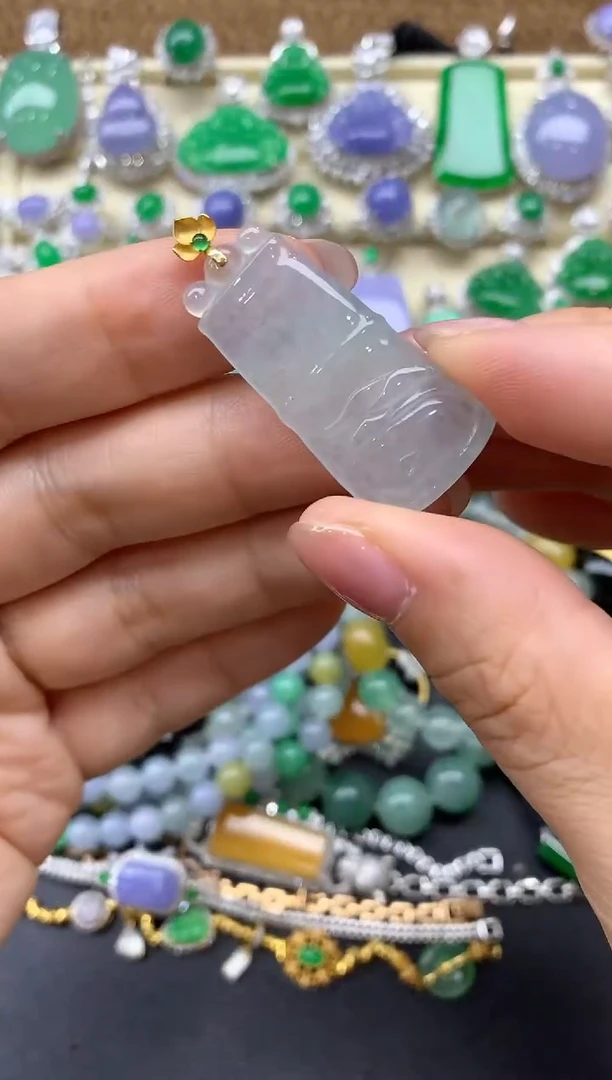 【闪购商品】翡翠颈饰18K金镶嵌37中国好珍宝