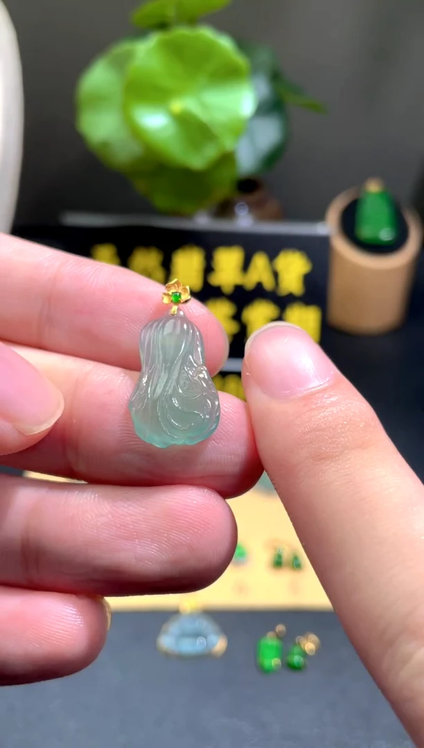 颈饰18K金镶嵌翡翠翡翠A货