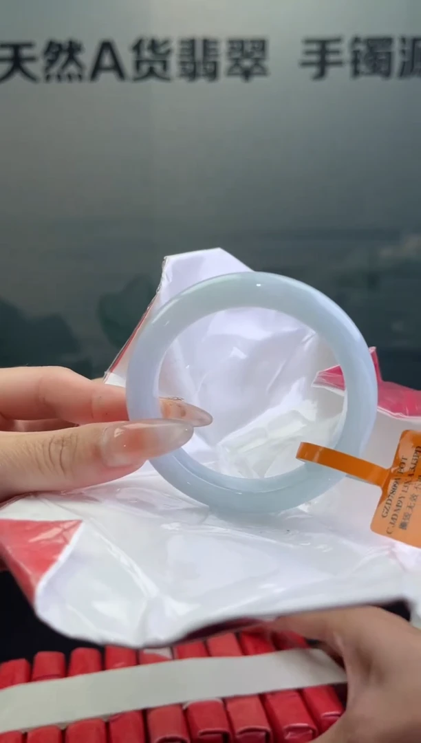 翡翠手镯未镶嵌翡翠手镯5