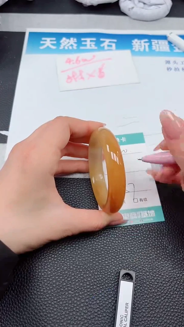 【闪购商品】石英质玉手镯未镶嵌A620