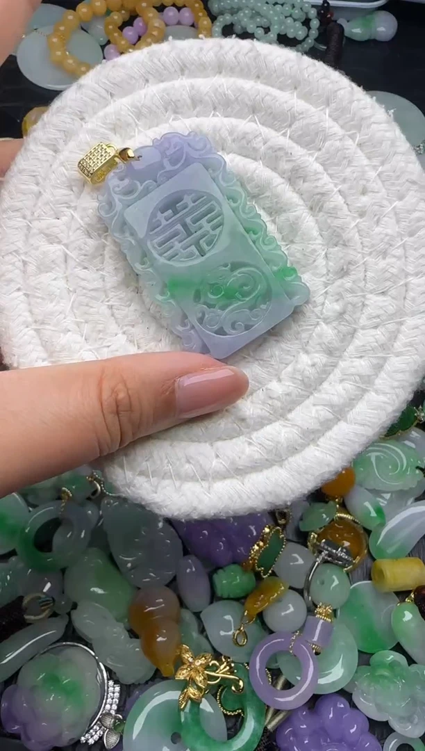 颈饰未镶嵌翡翠缅甸翡翠吊坠