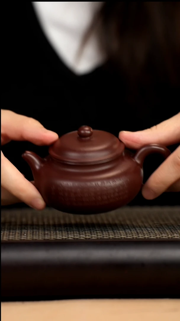 茶壶紫砂紫袍玉沙刻绘仿古