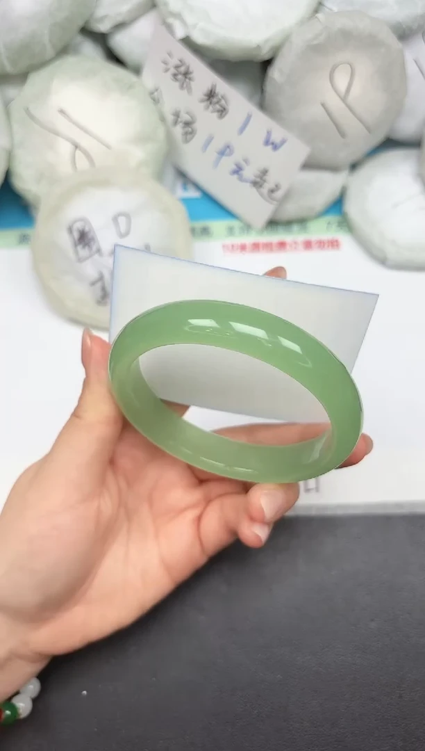未镶嵌手镯石英质玉A261/6465