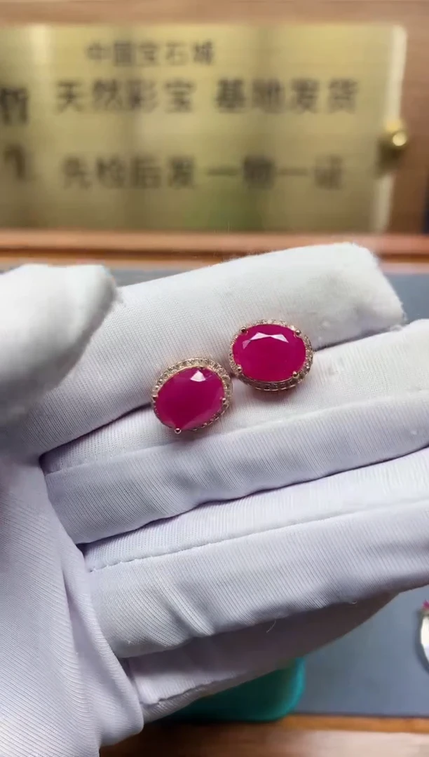 【闪购商品】红宝石耳饰银S925镶嵌.........