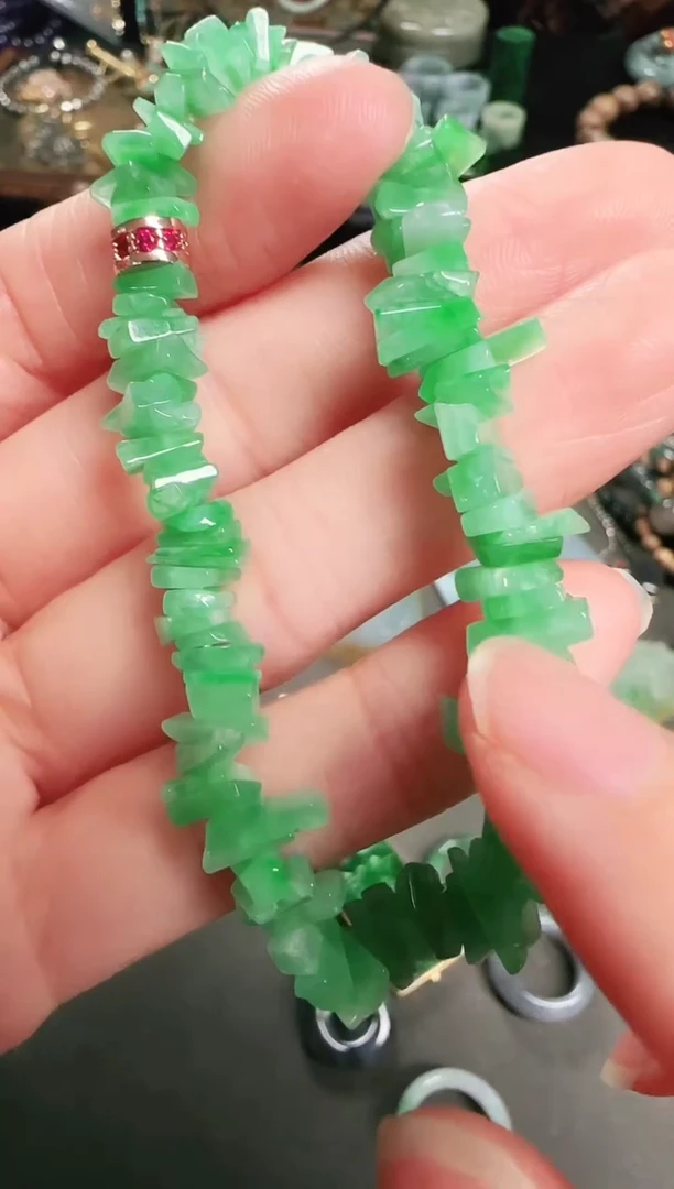 颈饰未镶嵌翡翠珠串