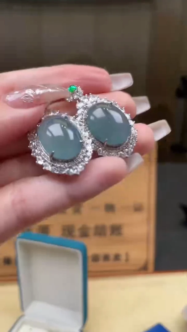 【闪购商品】翡翠颈饰未镶嵌多样性发货 (只发一件) *A22