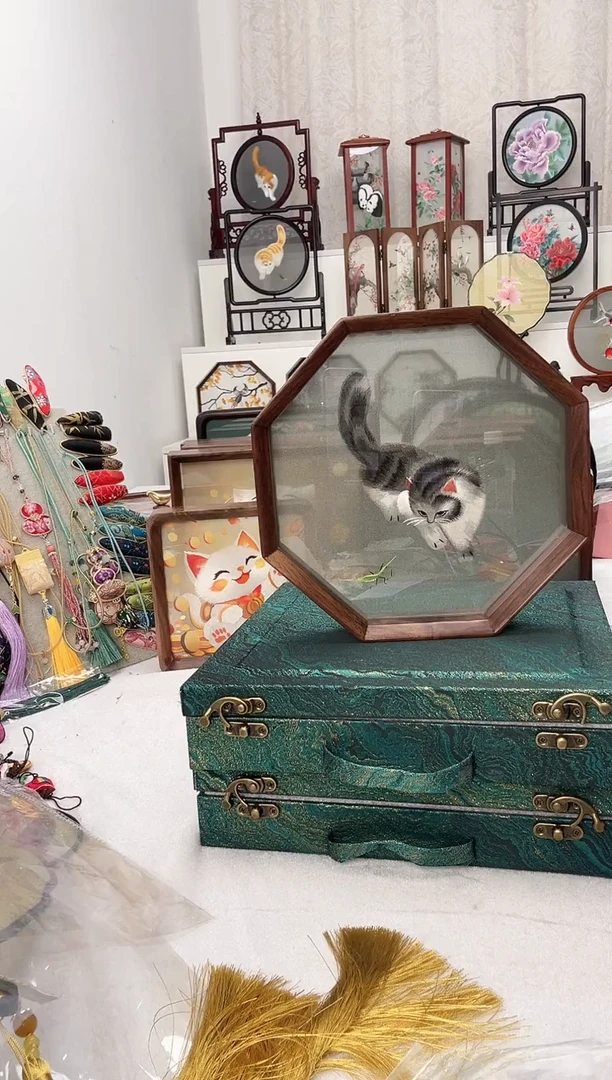 扇子苏绣作品手工摆台