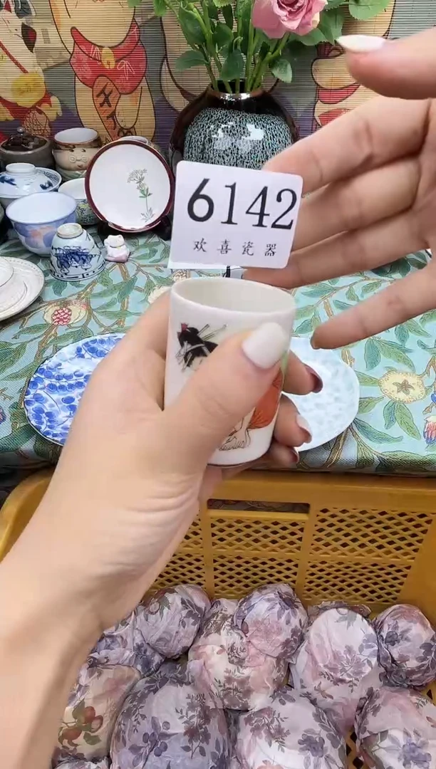瓷片秋**窗           6142