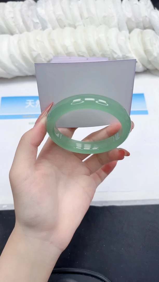 石英质玉手镯未镶嵌125-60