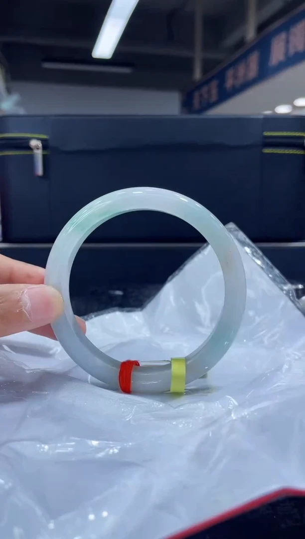 未镶嵌手镯翡翠18